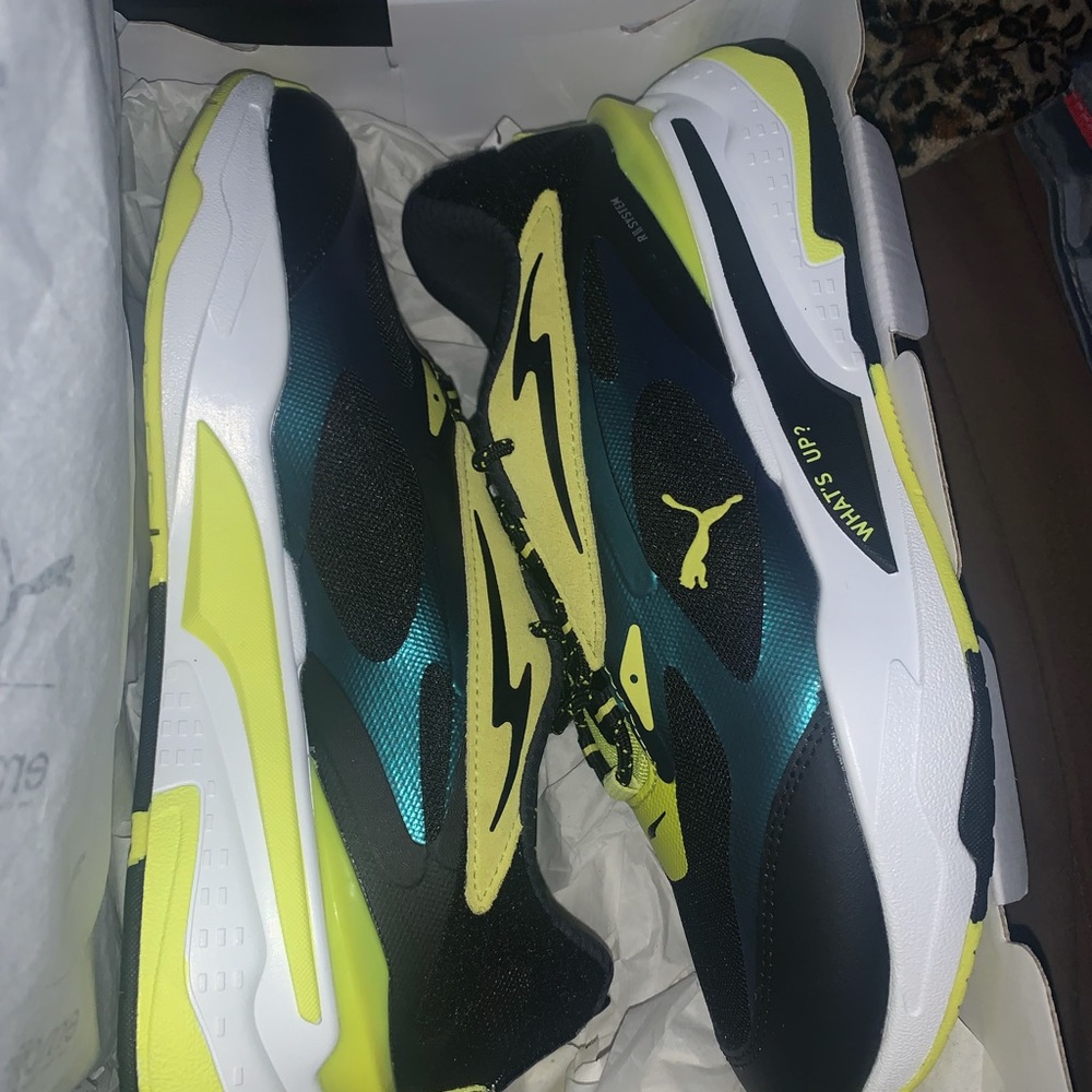 Pumas Emoji brand NWT sneakers - Picture 5 of 8